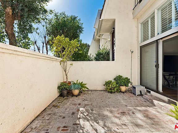 3rd image of 6263 1/2 Randi Ave