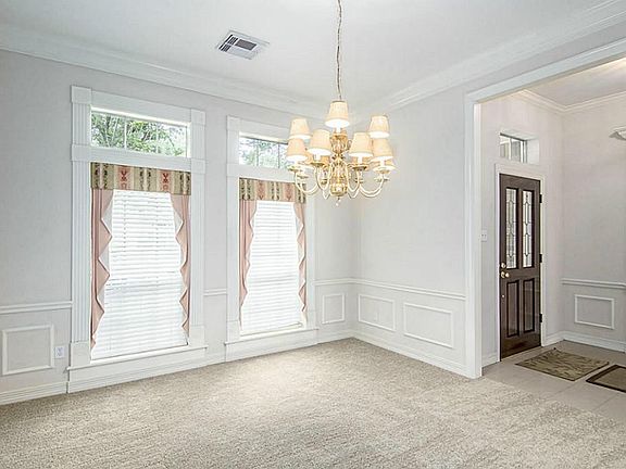 3rd image of 4318 Village Corner Dr