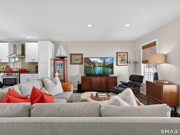 5th image of 65 Plain Hill Road