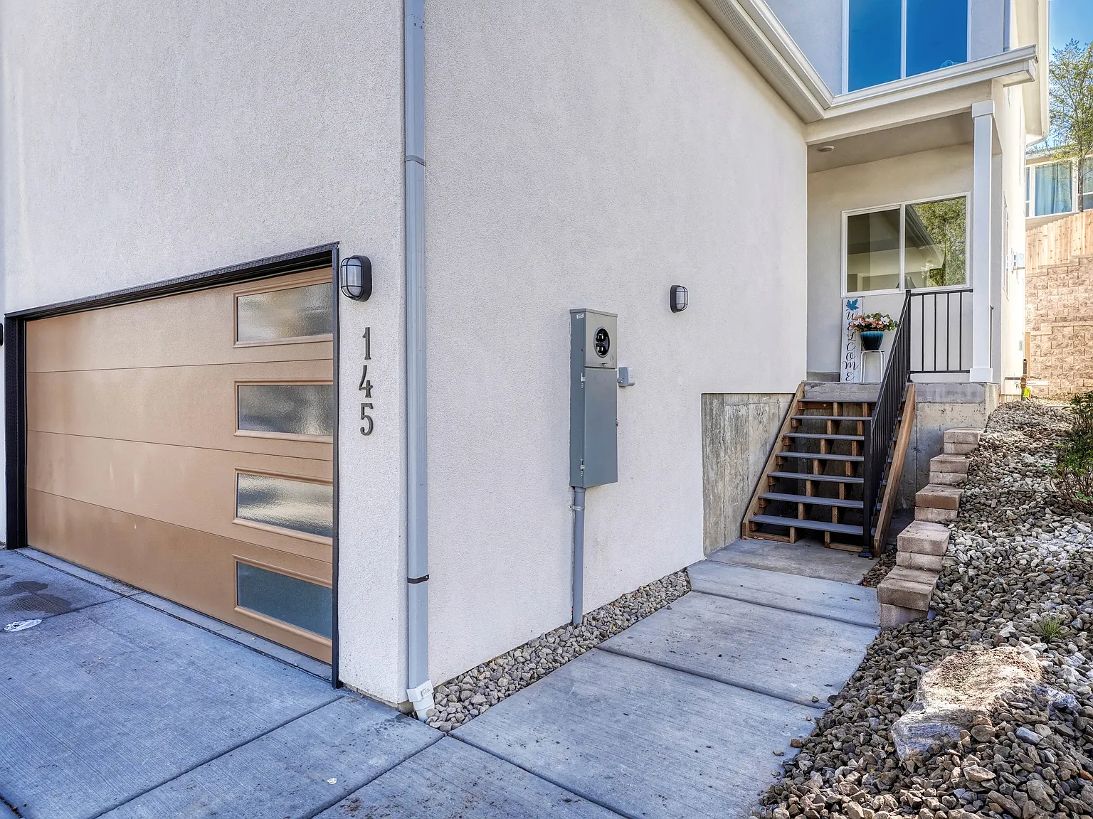 5 bed, 3.5 bath, 2599 sqft, $2,800 — Photo 4
