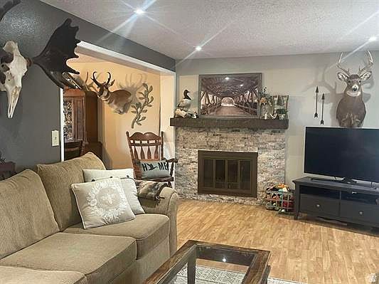 3rd image of 144 Old Oregon Rd