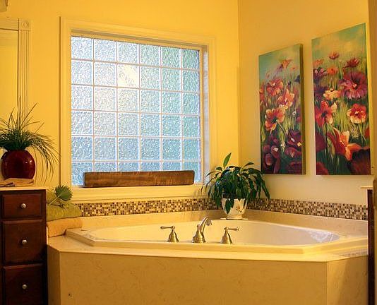 Whirlpool tub in master bath