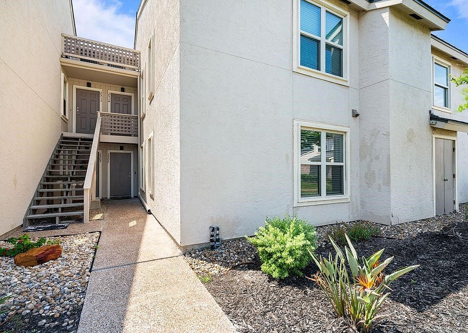 1st image of 2506 Bayhouse Dr #2506