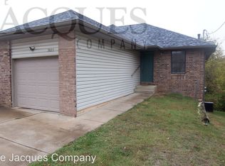 3035 W Edgewood St, Springfield, MO 65807