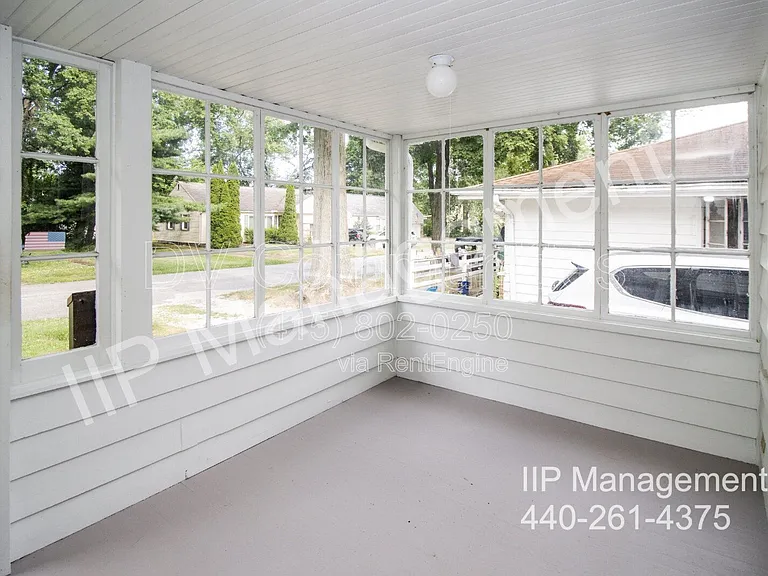 6177 Iroquois Trl — Photo 7