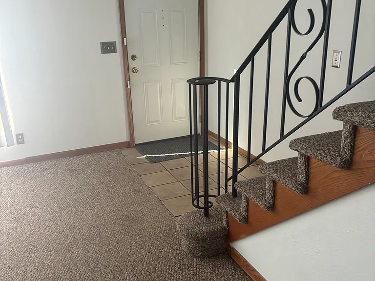 5807 Garrett Ln — Photo 6