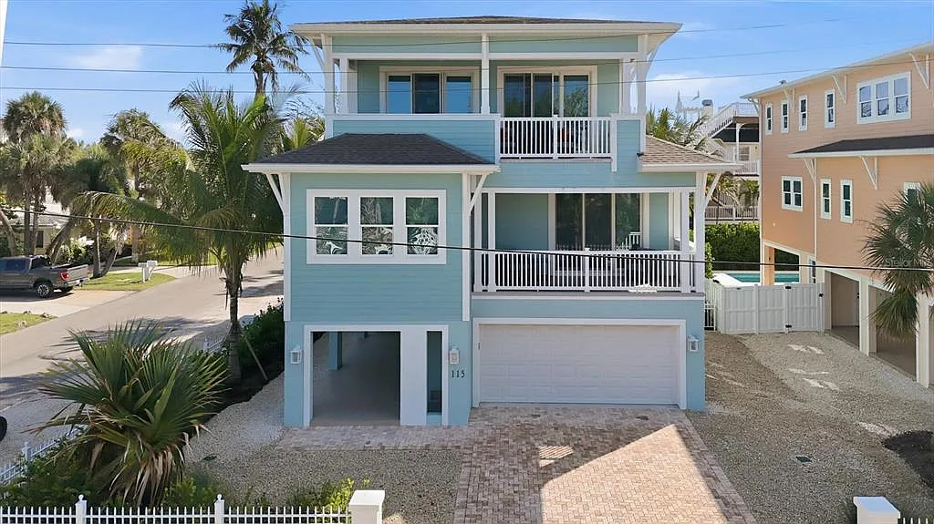3 bed, 3.5 bath, 3434 sqft, $18,000 — Photo 2