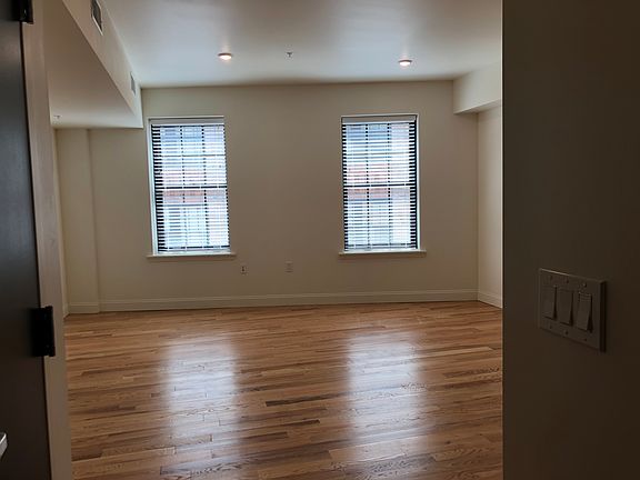 5th image of 34 Maiden Ln #06e2639bb