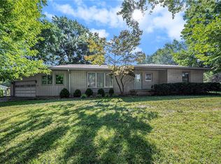9800 E 29th St S, Independence, MO 64052