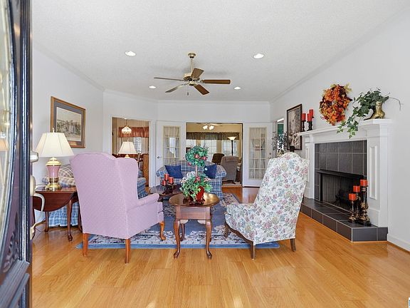 3rd image of 1401 Northgate Dr