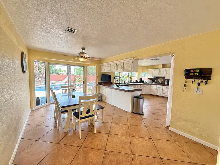 1120 S Hereford Ave — Photo 13