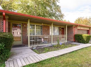 388 S 1st St, Austin, IN 47102