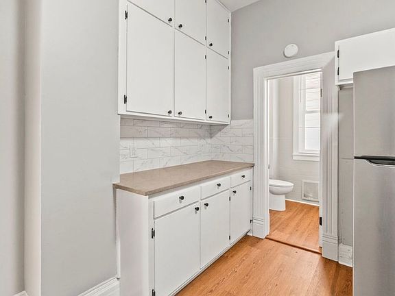 4th image of 3042 Cottage Grove Ave
