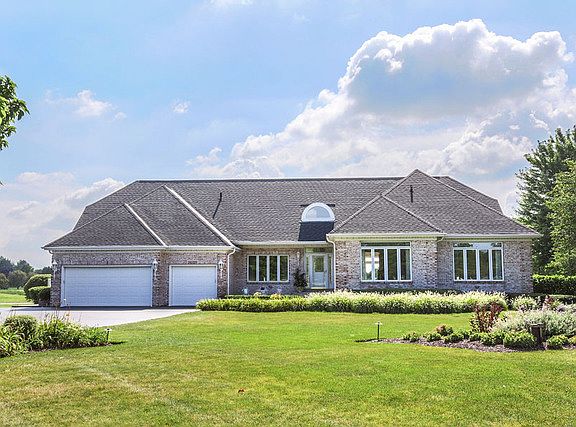 3rd image of 24325 W Royal County Down Dr