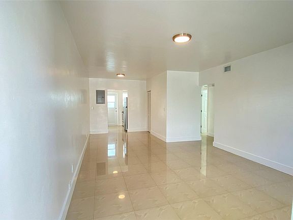 5th image of 8227 Crespi Blvd APT 1