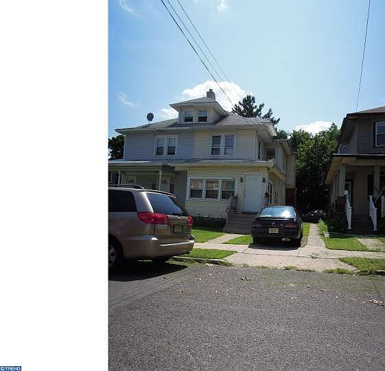 2nd image of 207 Park Ln