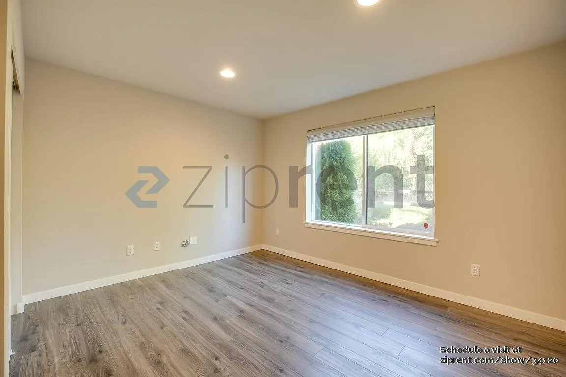 4 bed, 3.5 bath, 2263 sqft, $3,200 — Photo 4
