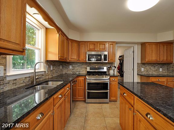 5th image of 9807 Danford St