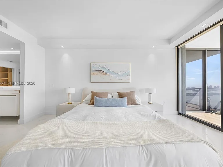 700 NE 24th St #4007 — Photo 29