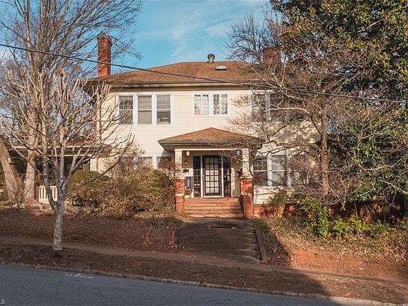 3rd image of 602 9th St