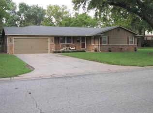 8940 W Suncrest St, Wichita, KS 67212