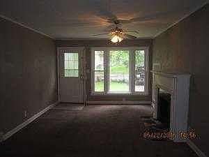 Living room photo 2