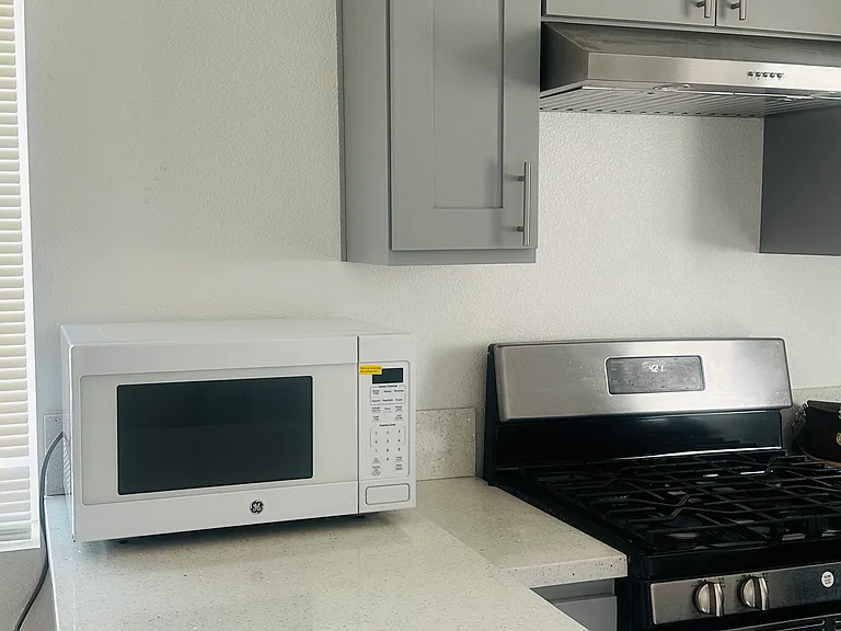 8042 Yolanda Ave — Photo 10