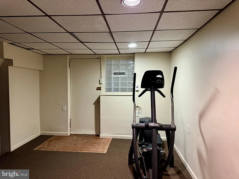 8233 Fairview Rd — Photo 32