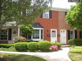 4328 W 196th St #20, Fairview Park, OH