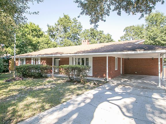 2nd image of 116 Oakwood Dr