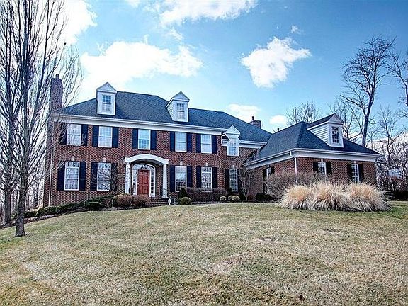 2nd image of 3925 Creekway Trl