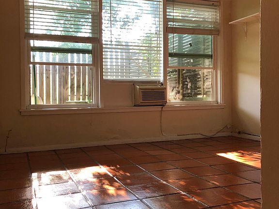 3rd image of 418 Ira Ave