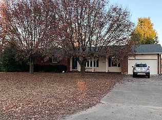111 Dacus Dr, Sikeston, MO 63801