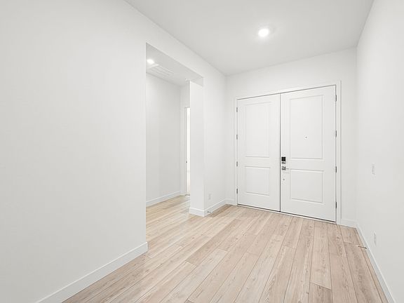 3 web or mls Lennar 10142 Diana Summit St 03