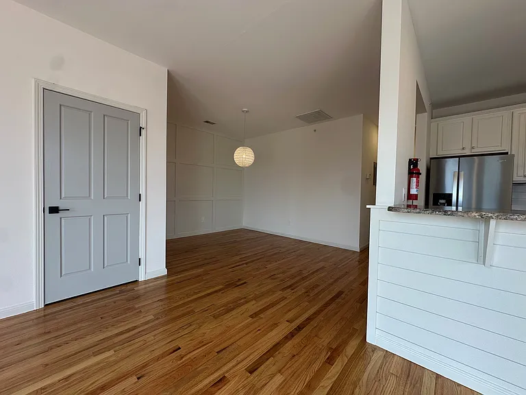 865 Arnold Ave — Photo 3