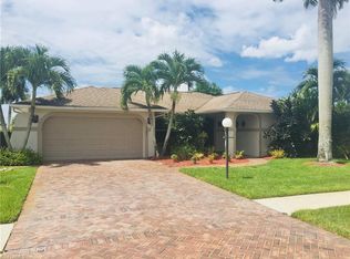 121 Marseille Dr, Naples, FL 34112