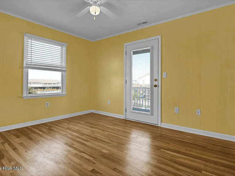 1207 N Topsail Dr — Photo 37