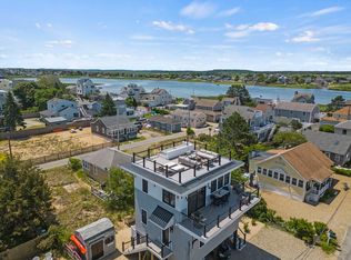 7 58th St, Newburyport, MA 01950