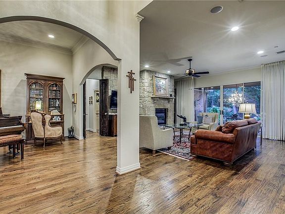 5th image of 1308 Westmont Ct
