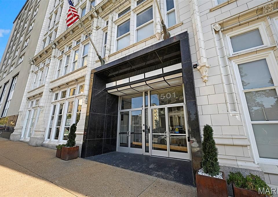 1st image of 1501 Locust St APT 306