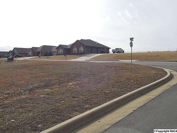 3rd image of 2714 Blake Dr NW