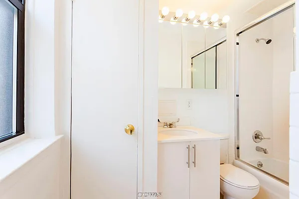 Rented by Town Residential | media 18