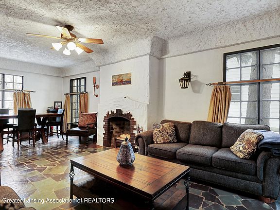4th image of 310 Cowley Ave