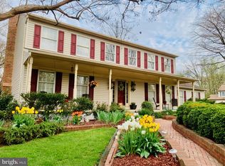 108 Briarwood Ct, Sterling, VA 20164