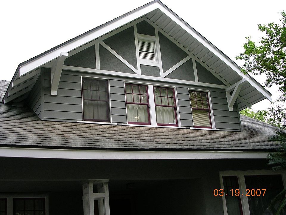 2nd image of 1842 N Los Robles Ave