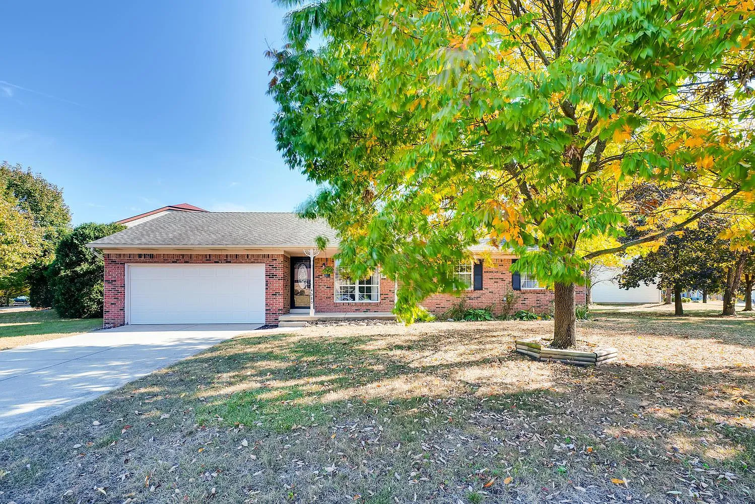 4380 Shirlene Ct photo 1