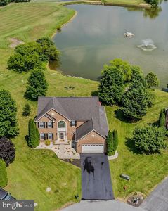 89 Avenel Ct, Charles Town, WV, 25414