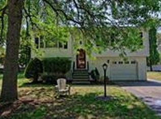 31 Greenwood Ave, Mechanicville, NY 12118
