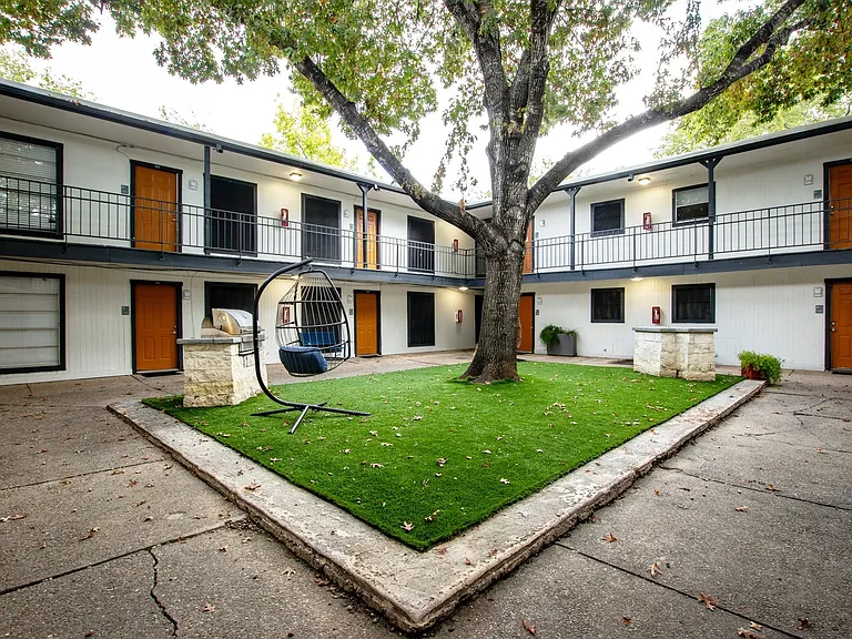 Flats at Berkman — Photo 24