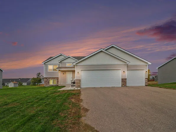 1304 Mulberry Ave NE, Montgomery, MN 56069